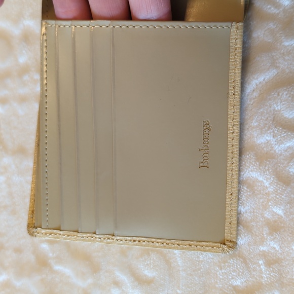 BURBERRYS Cream Leather Authentic Vintage Bifold Wallet - RARE Color! - Picture 10 of 14